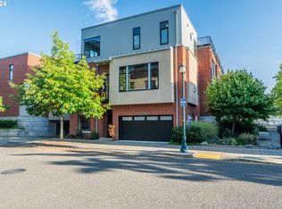 1700 NW Riverscape St, Portland, OR 97209