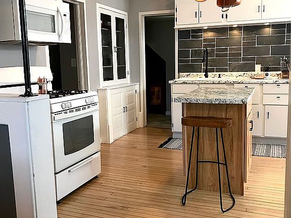 Kitchen/Dining Unit 2B