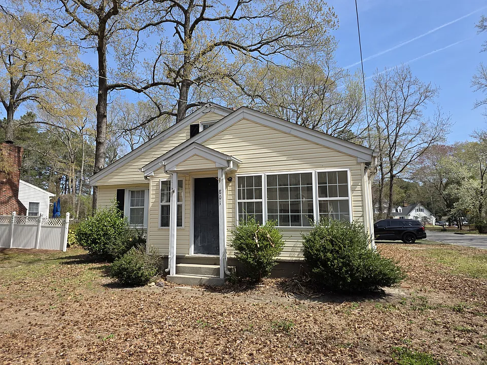 801 W Main St