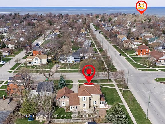 4th image of 67 Elgin Ave W