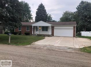26876 Coleridge St, Harrison Township, MI 48045