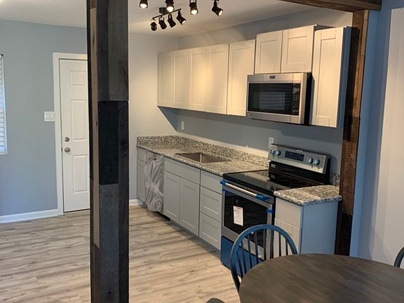 4th image of 711 Edison Dr