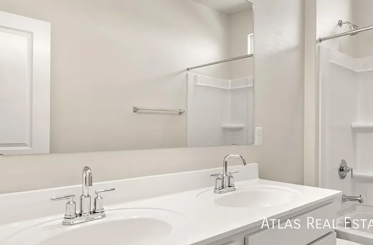 1168 W Castle Ct — Photo 17