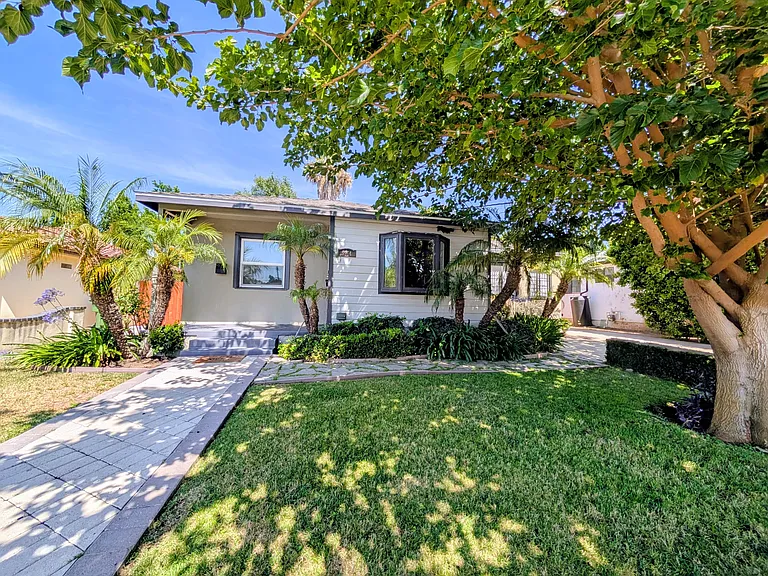 5964 Yarmouth Ave — Photo 16