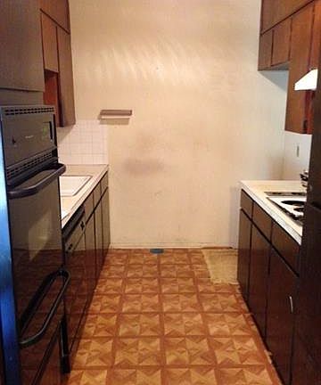 4th image of 3405 Carriage Hill Dr