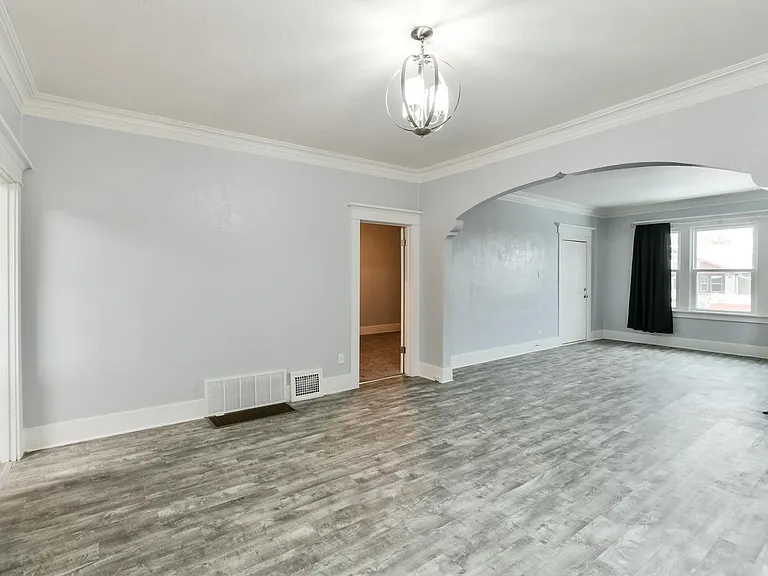 1413 Perry St — Photo 6