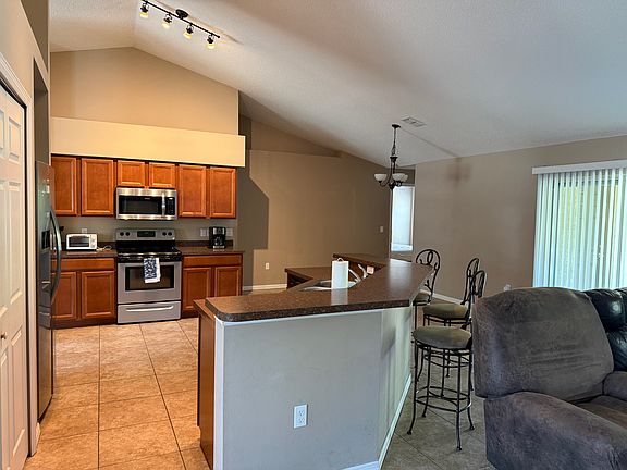 5th image of 1301 Worthington Dr