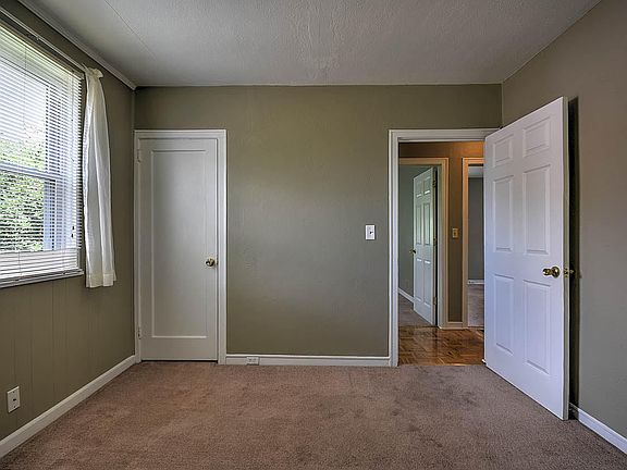 5th image of 1429 Pineola Ave