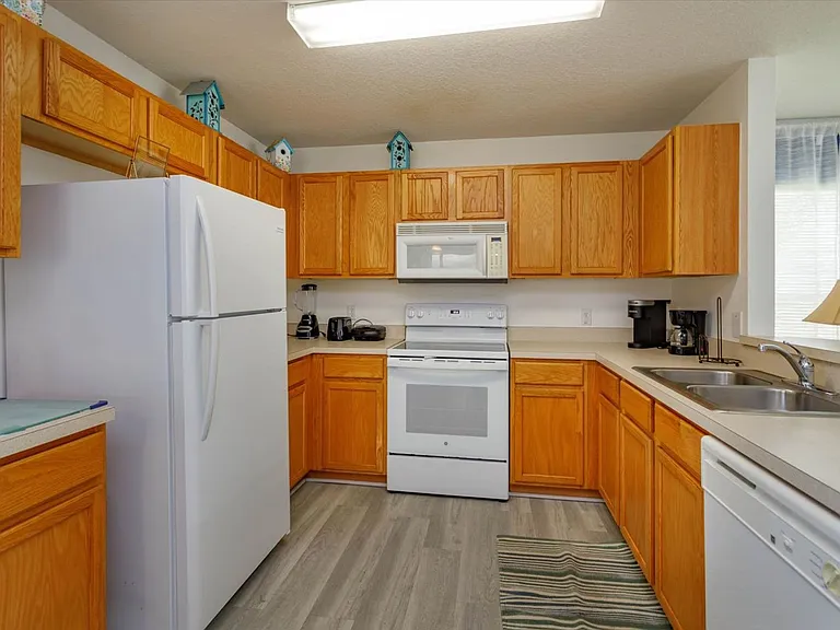 2628 Hemingway Ave — Photo 6