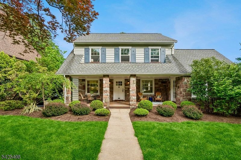 1st image of 24 Mayhew Dr