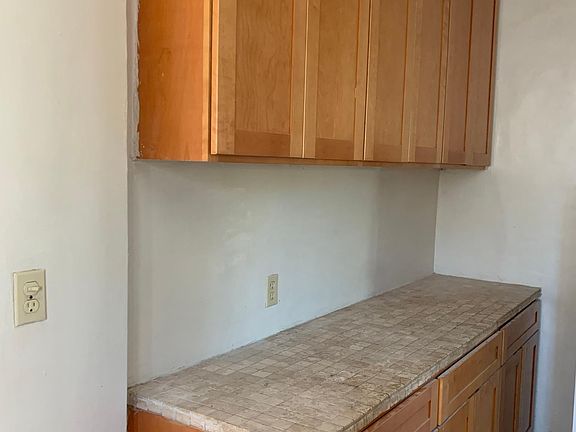 3rd image of 822 S Curson Ave #4