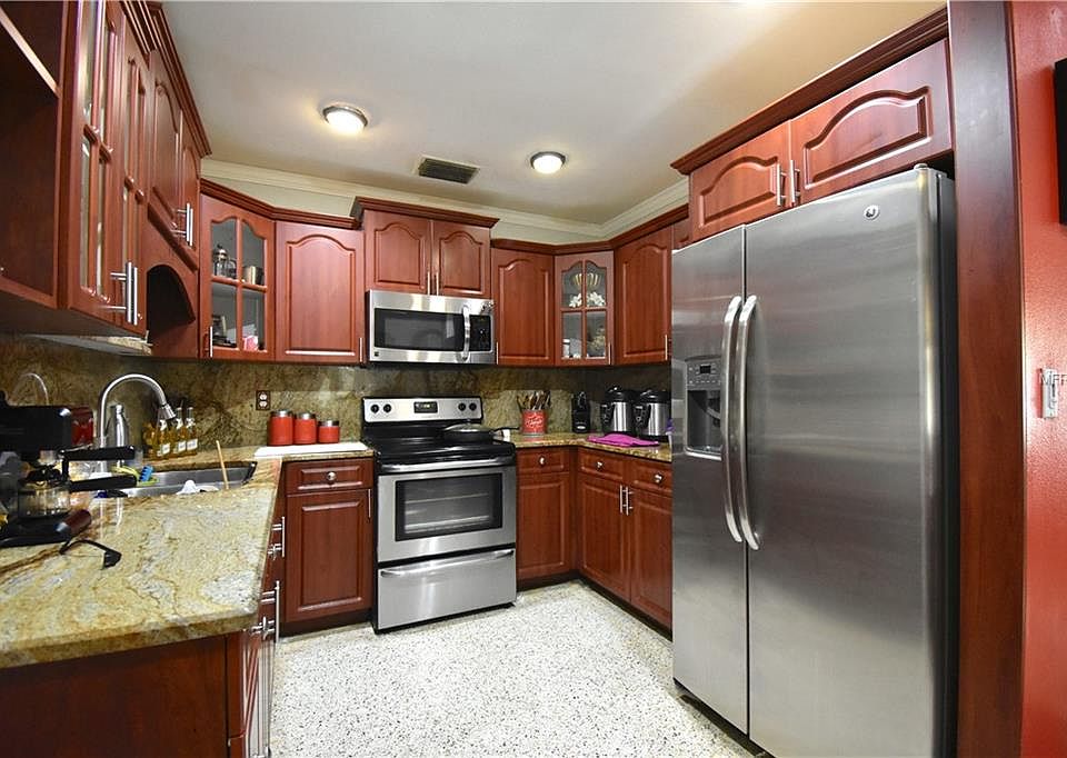 1st image of 7107 Kingsbury Cir