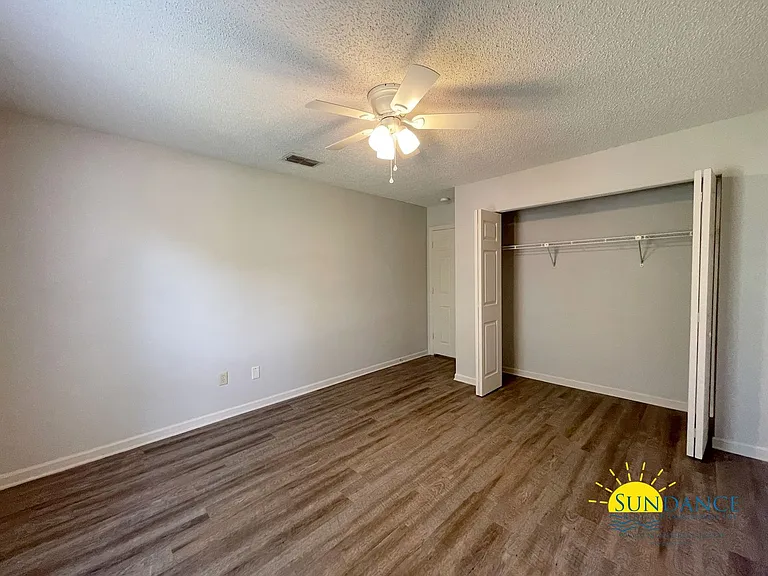 221 Shalimar Dr — Photo 21