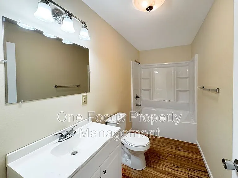 355 E Church St — Photo 9