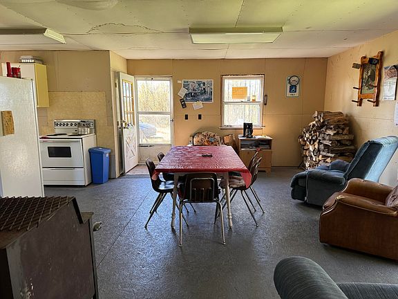 4th image of 7121 Burns Rd