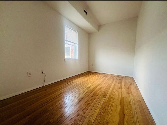 4th image of 620 S 2nd St Floor 3