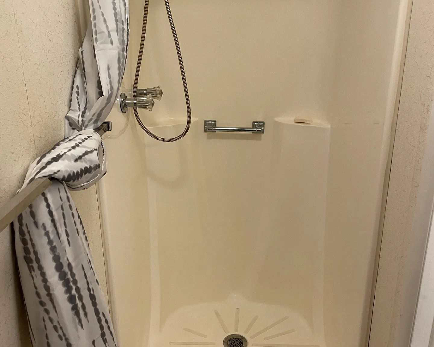 2 bed, 982 sqft, $1,050 — Photo 3