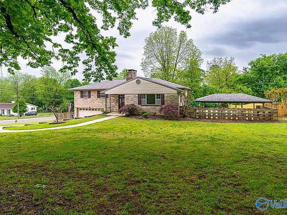 3rd image of 2501 Maysville Cir NE