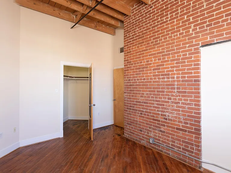 Cornish Brewery Apartment Homes — Photo 75