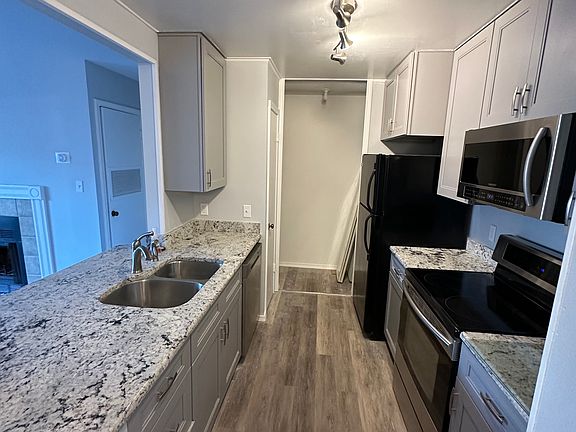 Kitchen - granite countertops and all new appliances