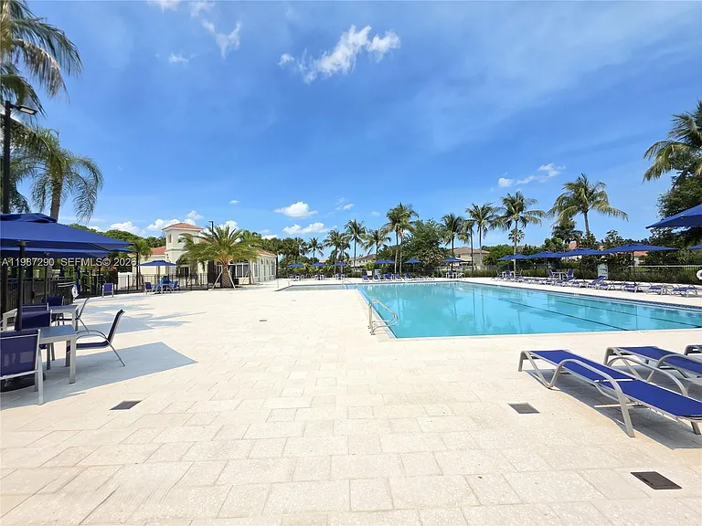16404 Diamond Head Dr — Photo 40
