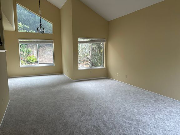 2nd image of 256 Paddlewheel Dr