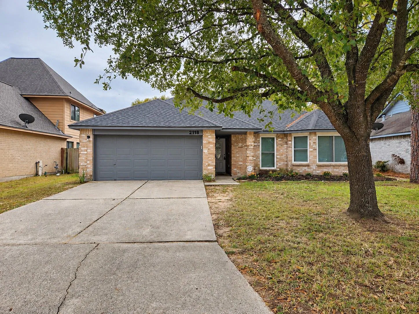 3 bed, 2.0 bath, 1616 sqft, $1,980 — Photo 2