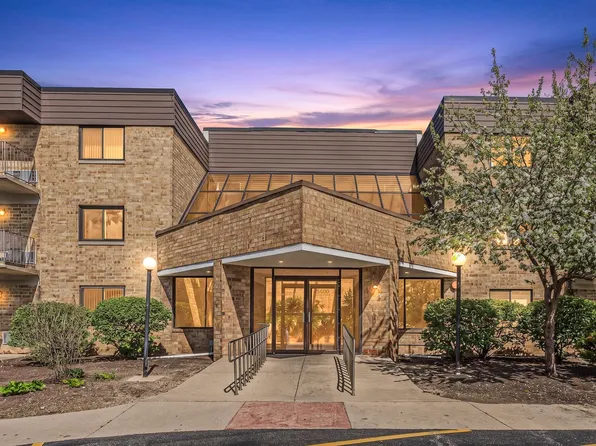 5600 Astor Ln APT 320, Rolling Meadows, IL 60008