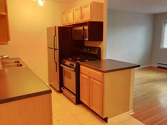 3rd image of 2112 Garfield Ave S #15