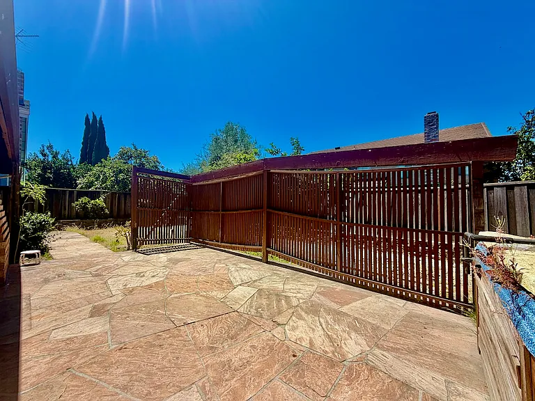 821 Saint Lucia Ct — Photo 15