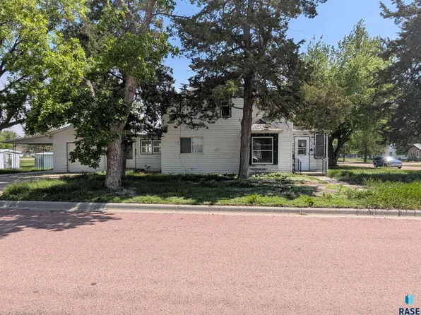 280 S Dakota Ave, Corsica, SD 57328
