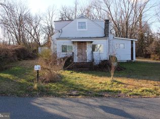 912 Frankewitz Rd, Essex, MD 21221