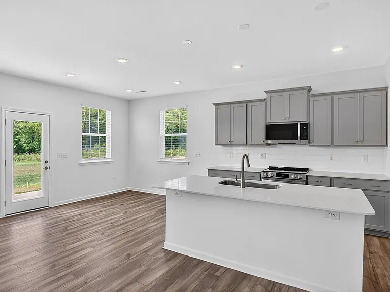 5266 Amaryllis Way — Photo 10
