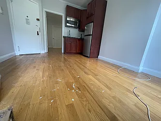 Rented by R New York