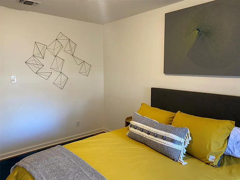 5405 Brompton Cir #B — Photo 14