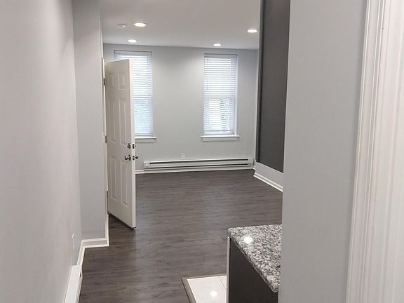 2nd image of 1514 W Stiles St #1