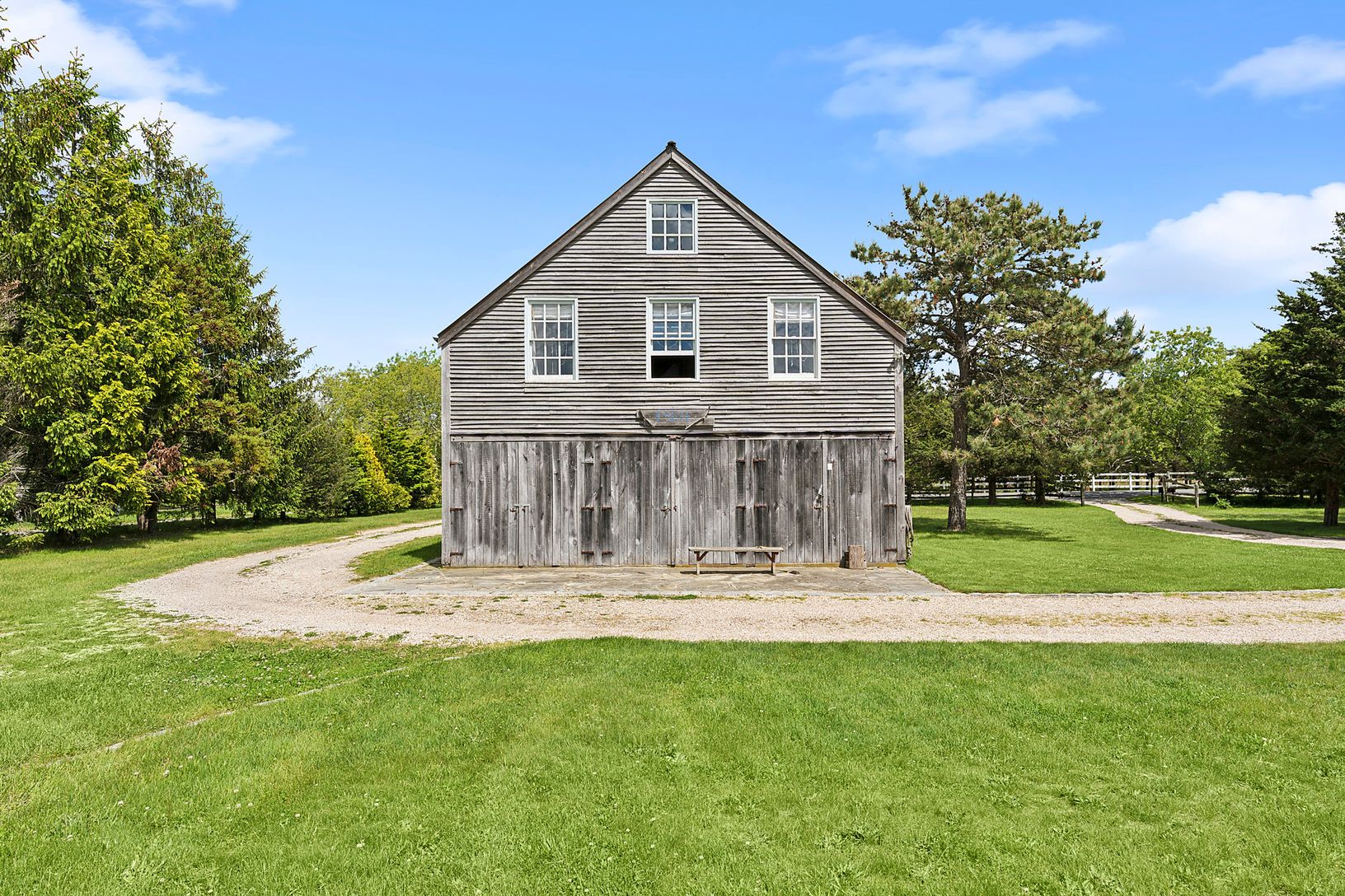  barn with garage spaces and loft above