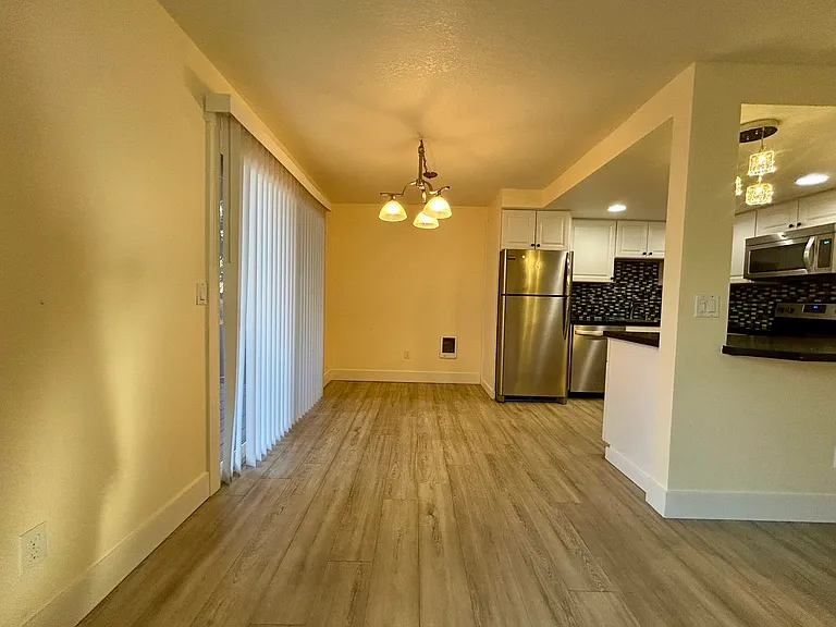 7306 NE 16th Ave — Photo 18