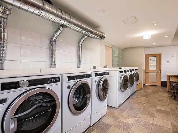 5th image of 2205 3rd Ave APT 10C