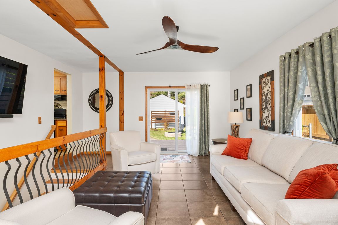 next background image