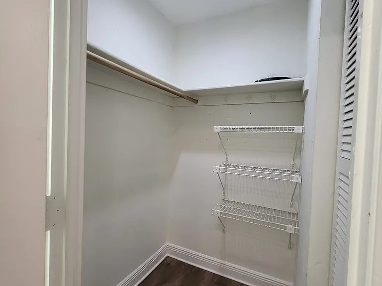 2nd bedroom's walking closet
