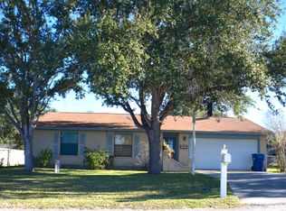 1305 Amy St, George West, TX 78022
