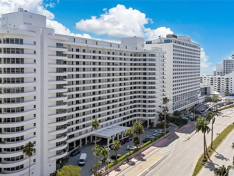 5555 Collins Ave #5B — Photo 2