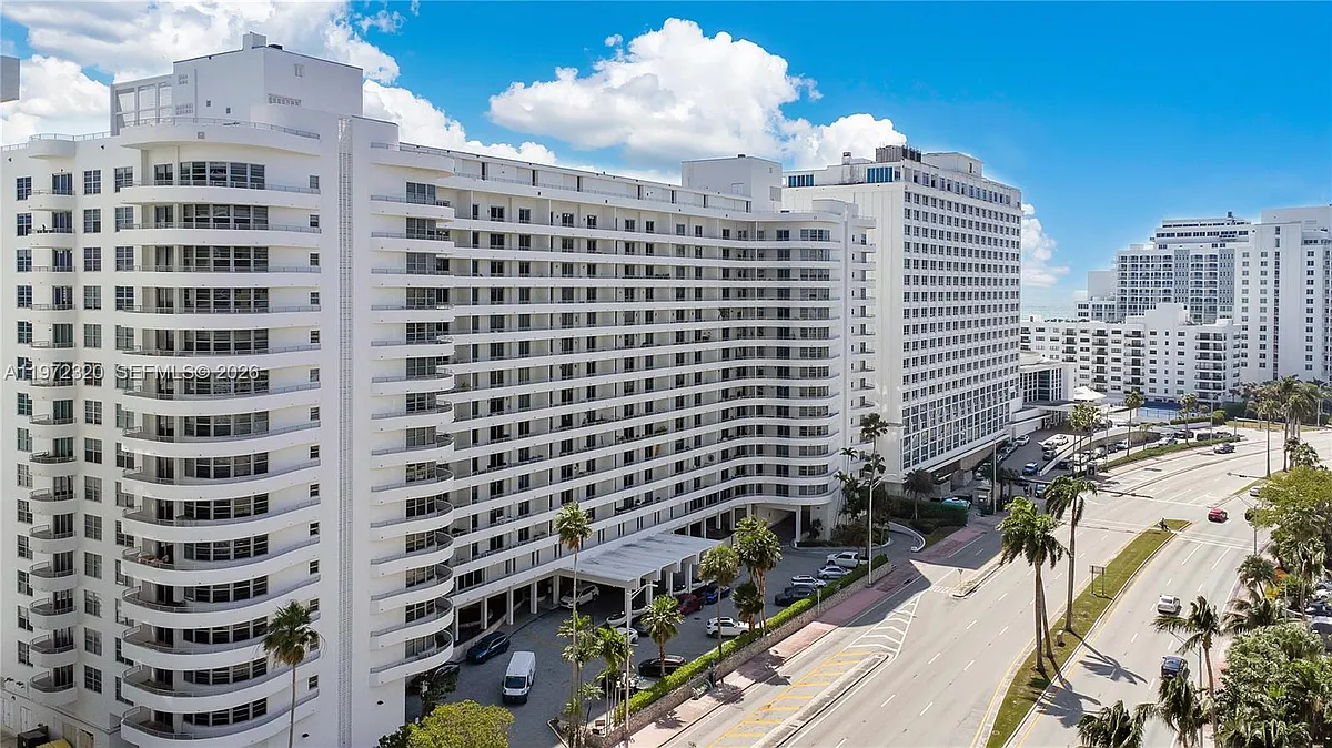 Building Photo - 5555 Collins Ave #5B