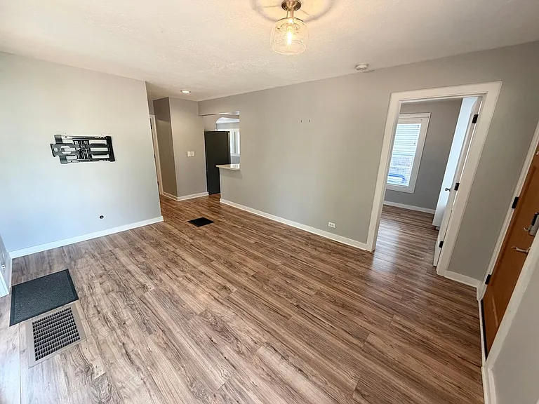 9216 N Portsmouth Ave — Photo 16