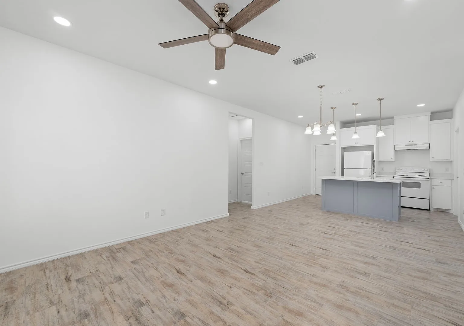 411 Hinojosa - Newly Constructed 3bd/2bth Home In la Feria Now Leasing — Photo 3