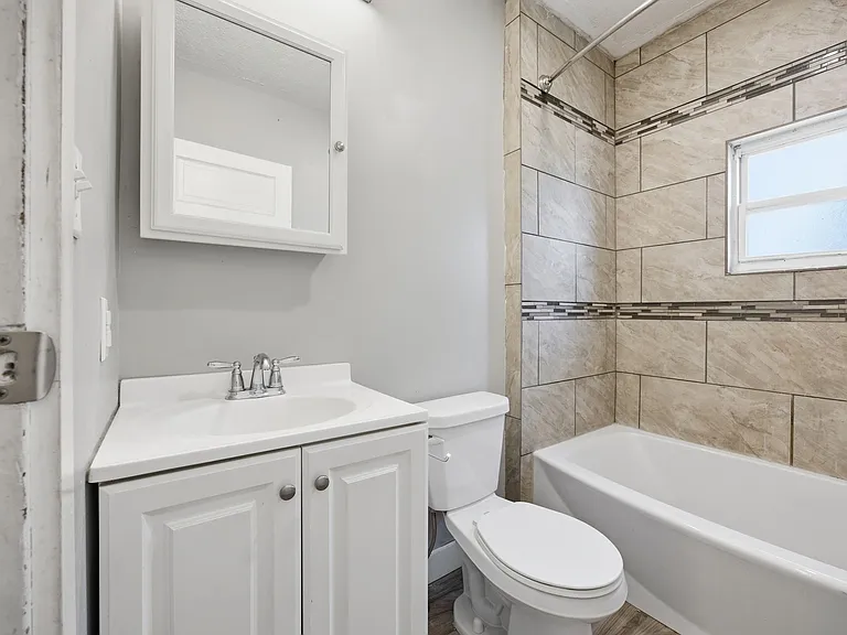 827 Hinnerman St — Photo 11