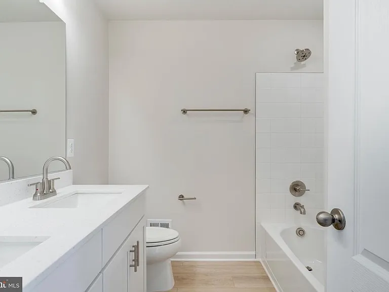 10810 Meridian Hill Way — Photo 17