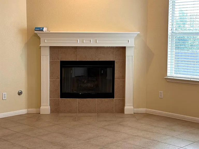 15008 Fernhill Dr — Photo 11