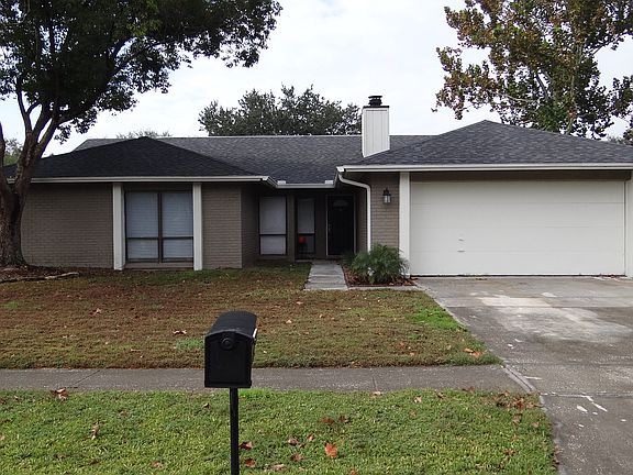 2nd image of 15808 Country Lake Dr